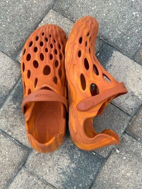 Merrell Hydro Moc Clogs – Orange – Men’s 9 / Women’s 10.5 – Lightweight Slip-On